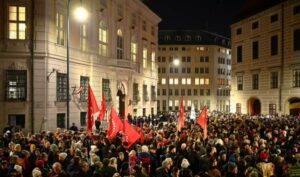 Thousands protest in Austria as far-right FPÖ coalition talks kick off