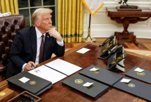 Trump wants a third term, will “burn” the US Constitution